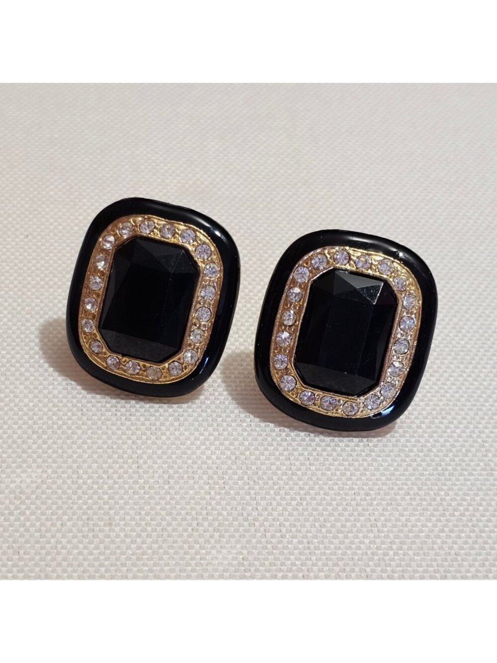 (646) Designer Elegant Black Gold Clip-on Vintage Earrings Classic Old Money